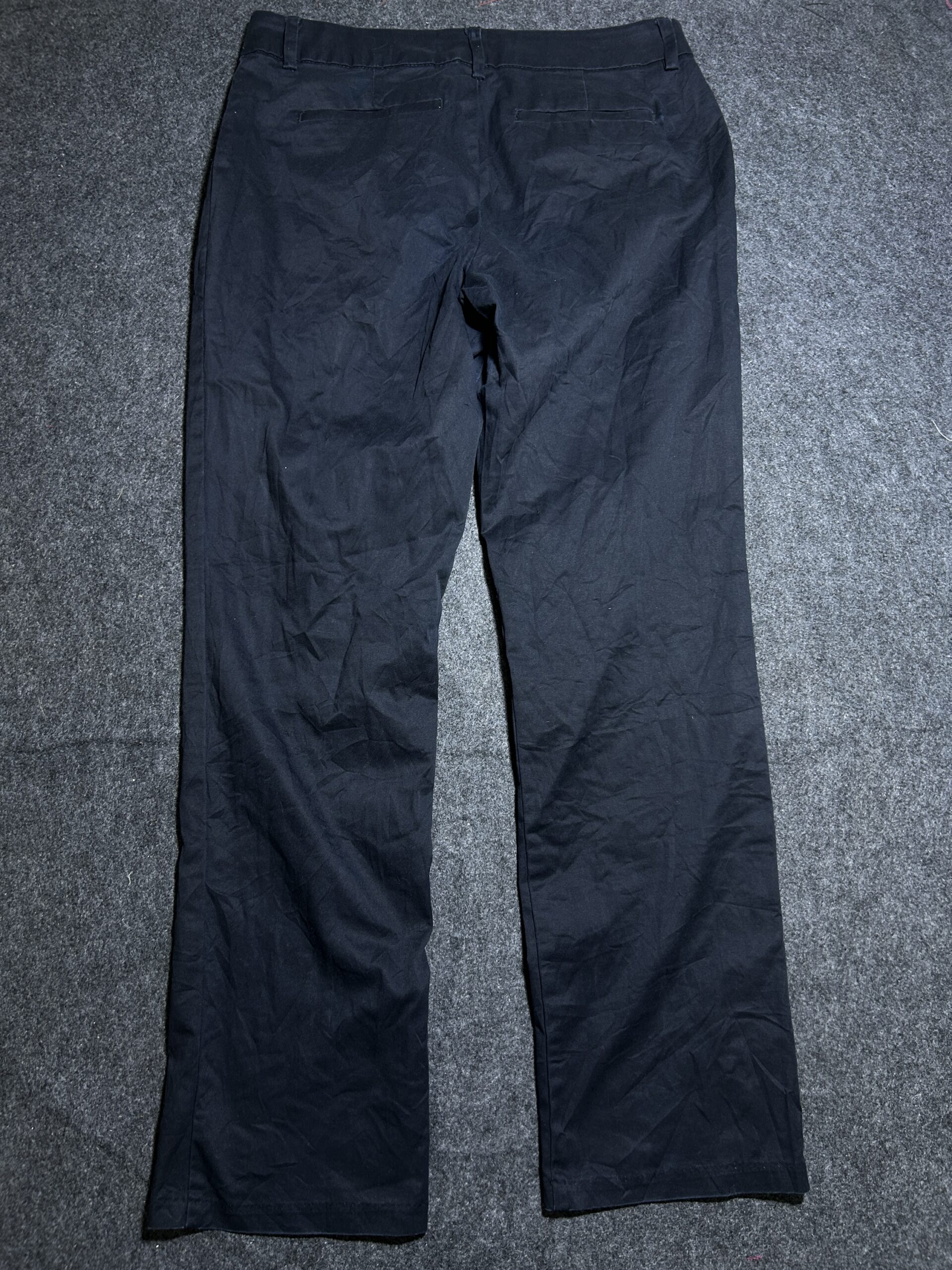 Black Trousers detail view