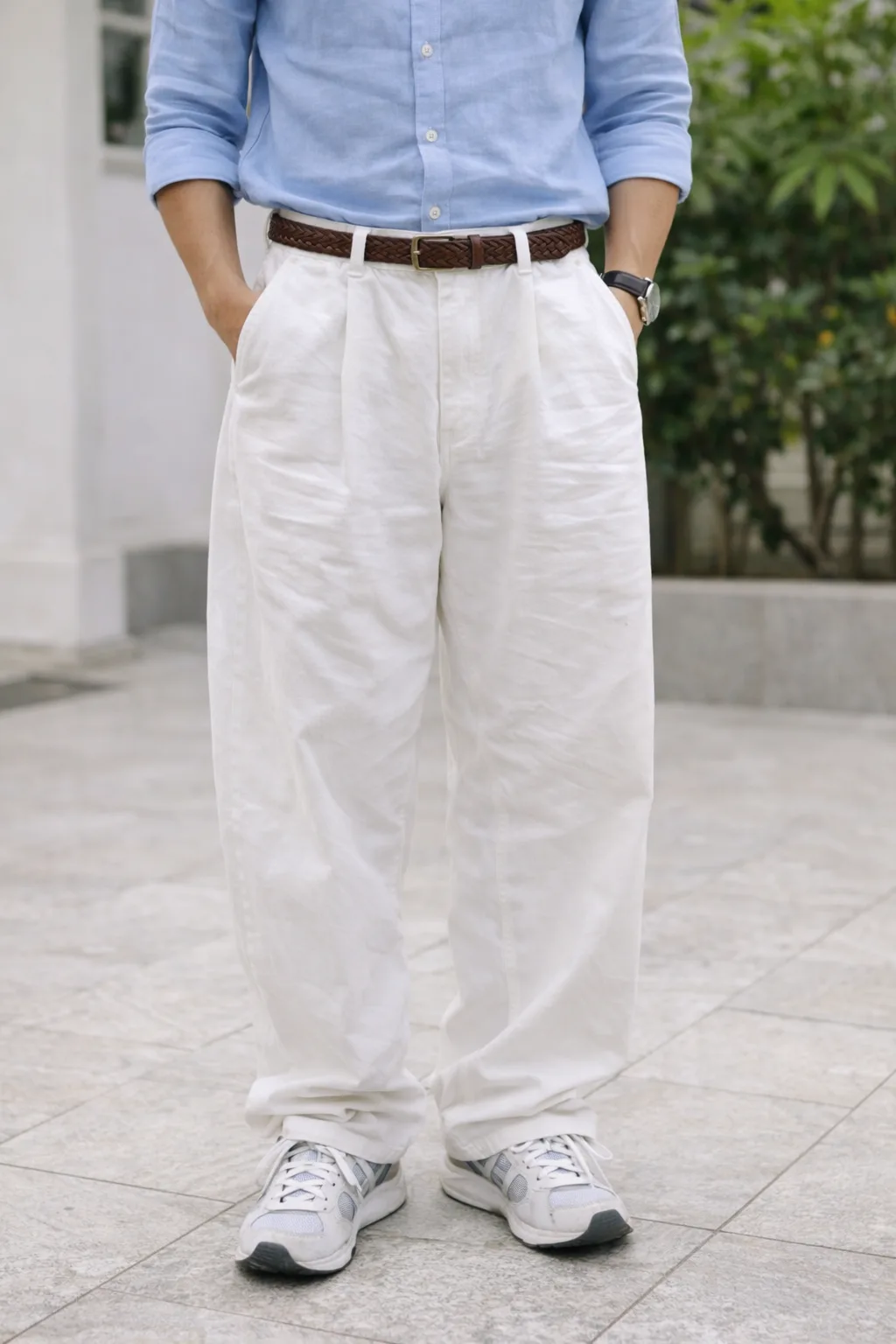 Levi's White Pants alternate view