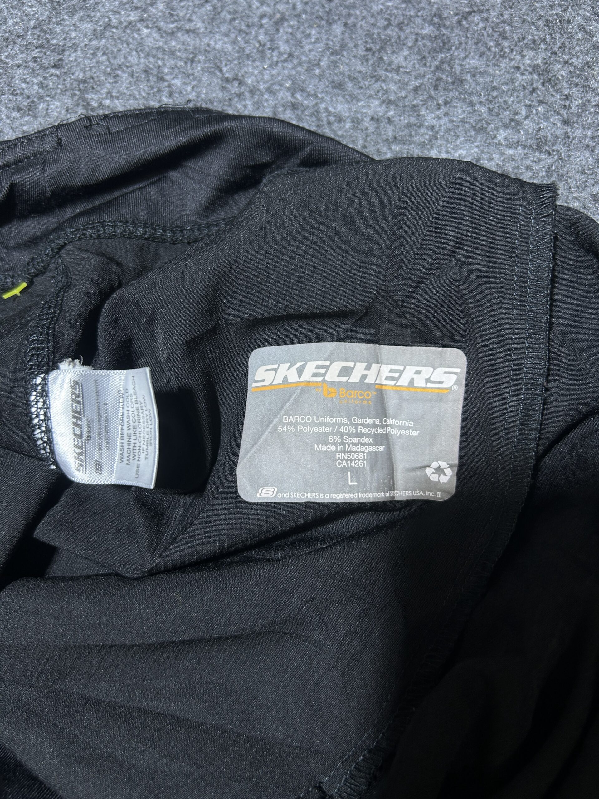 Sketchers Black Shorts detail view