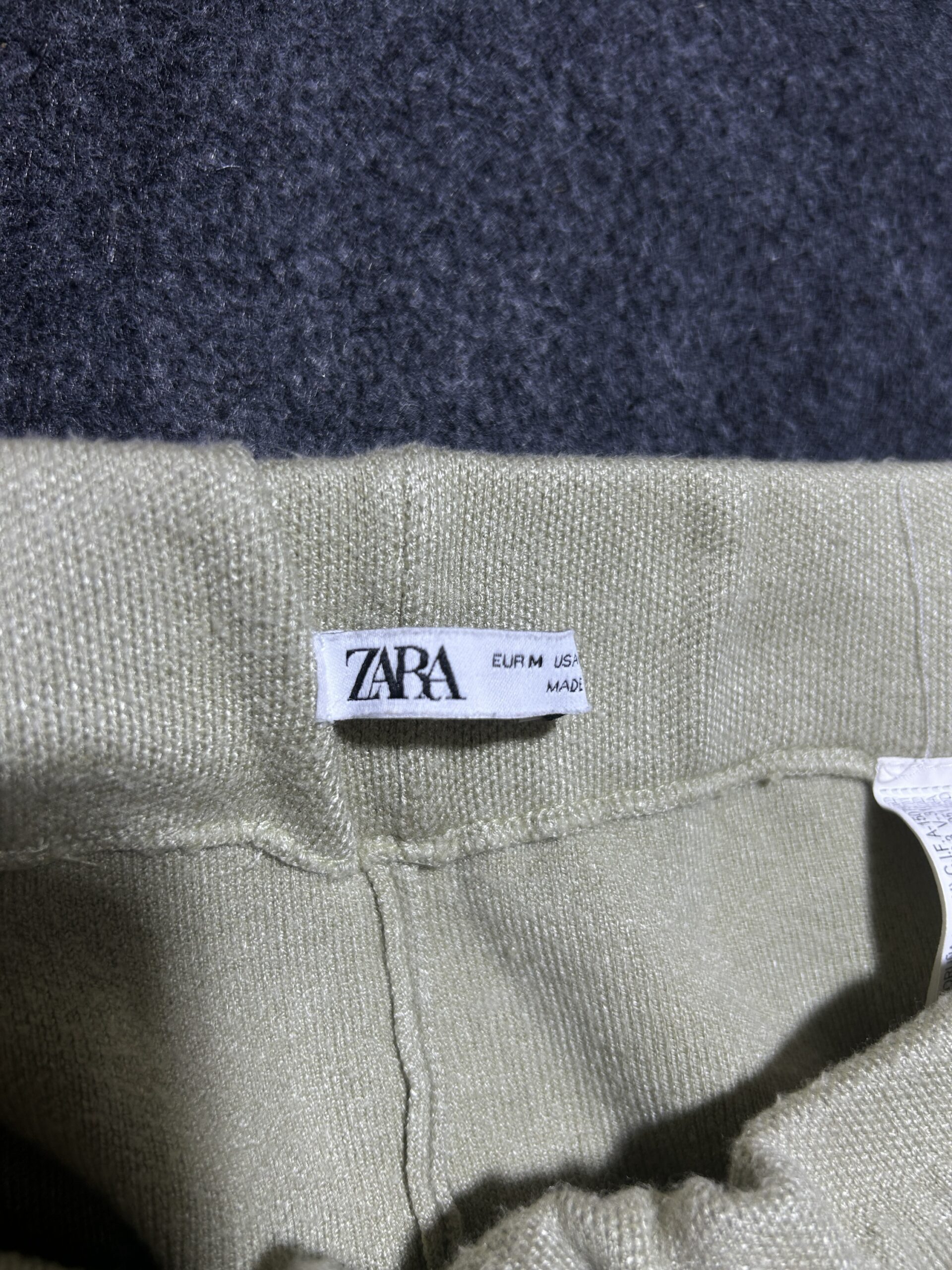 Zara Beige Pants detail view