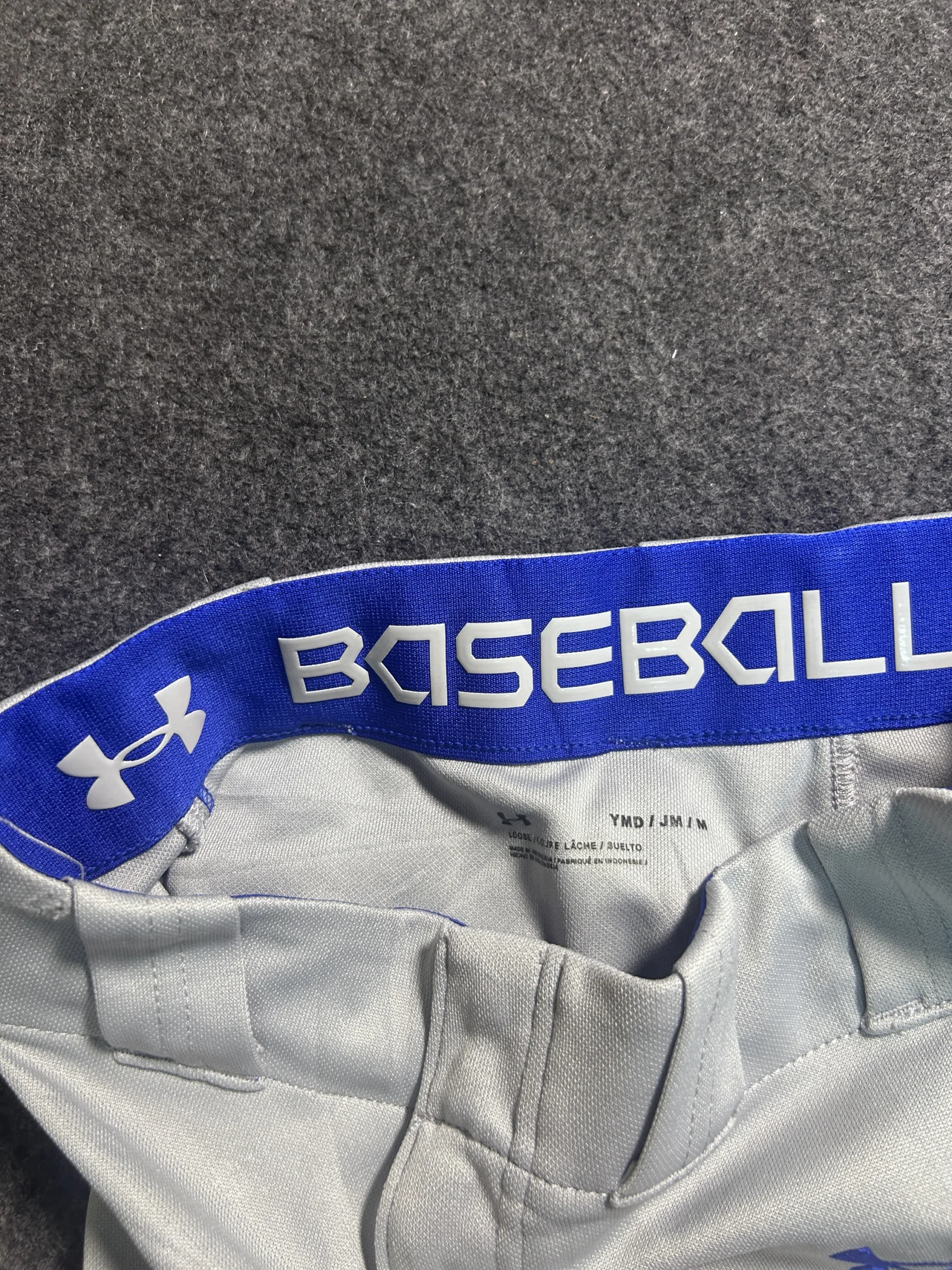 Under Armour White Pants detail view