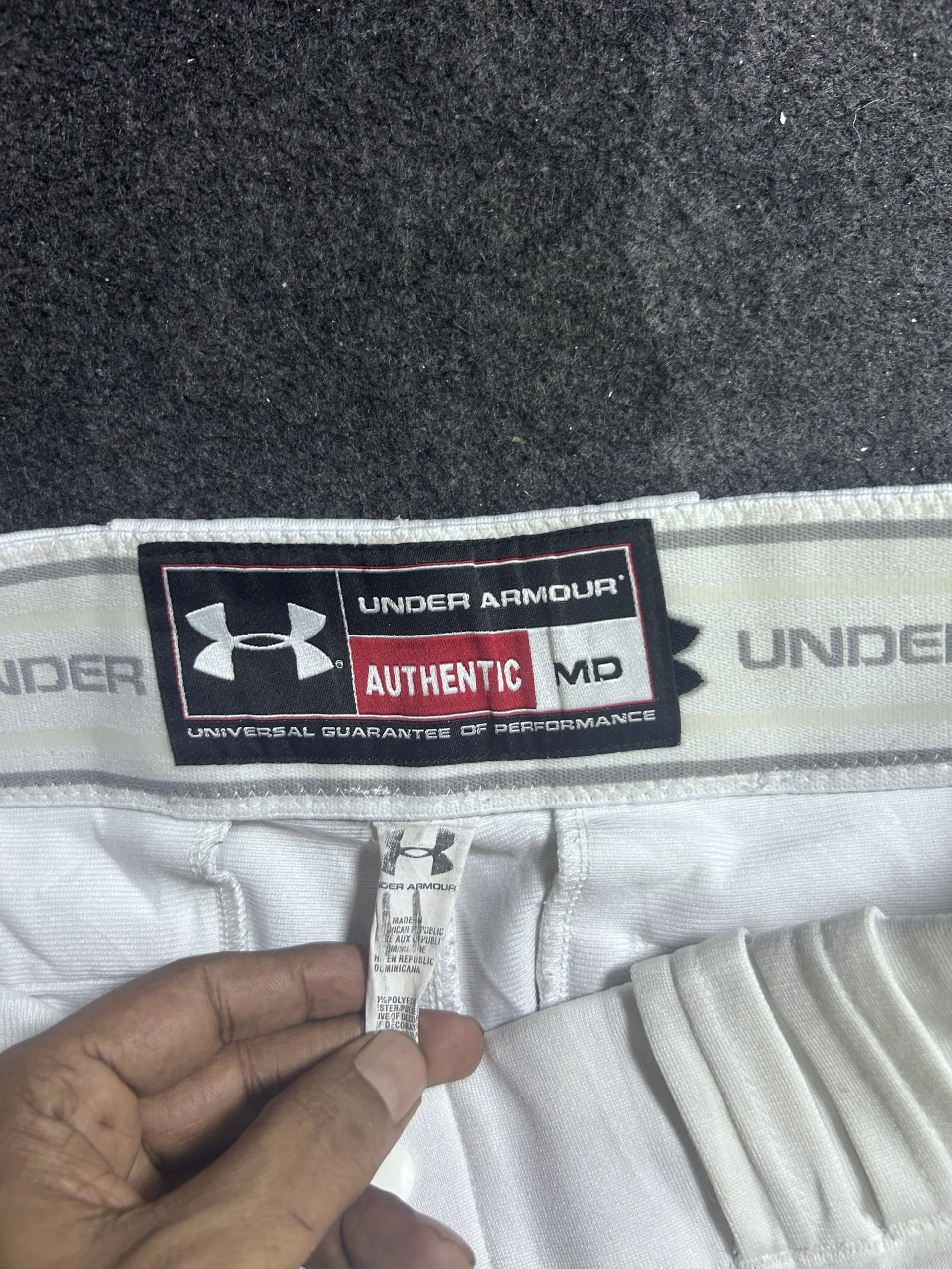 Under Armour White Shorts detail view