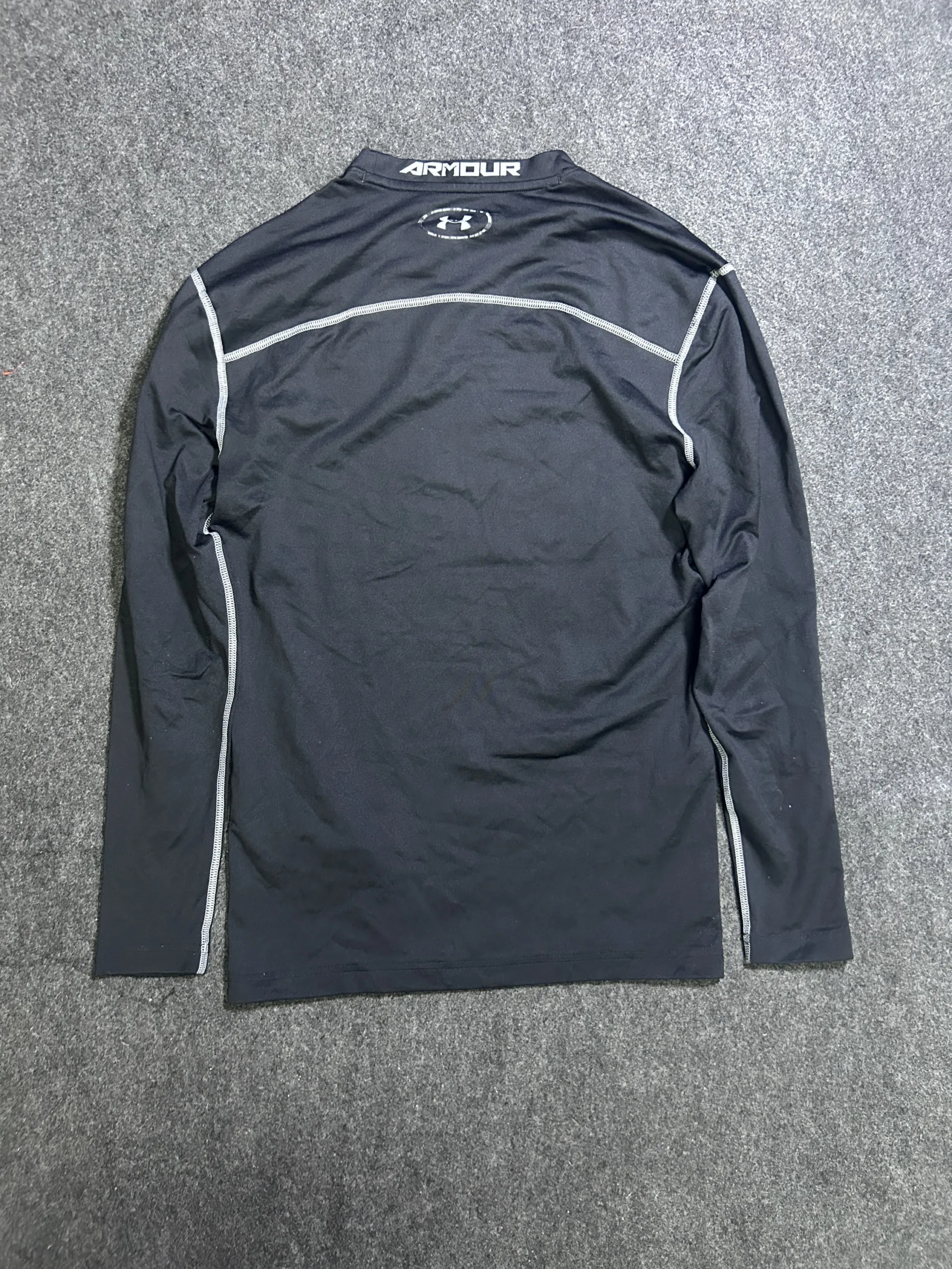 Under Armour Black Shirt detail view