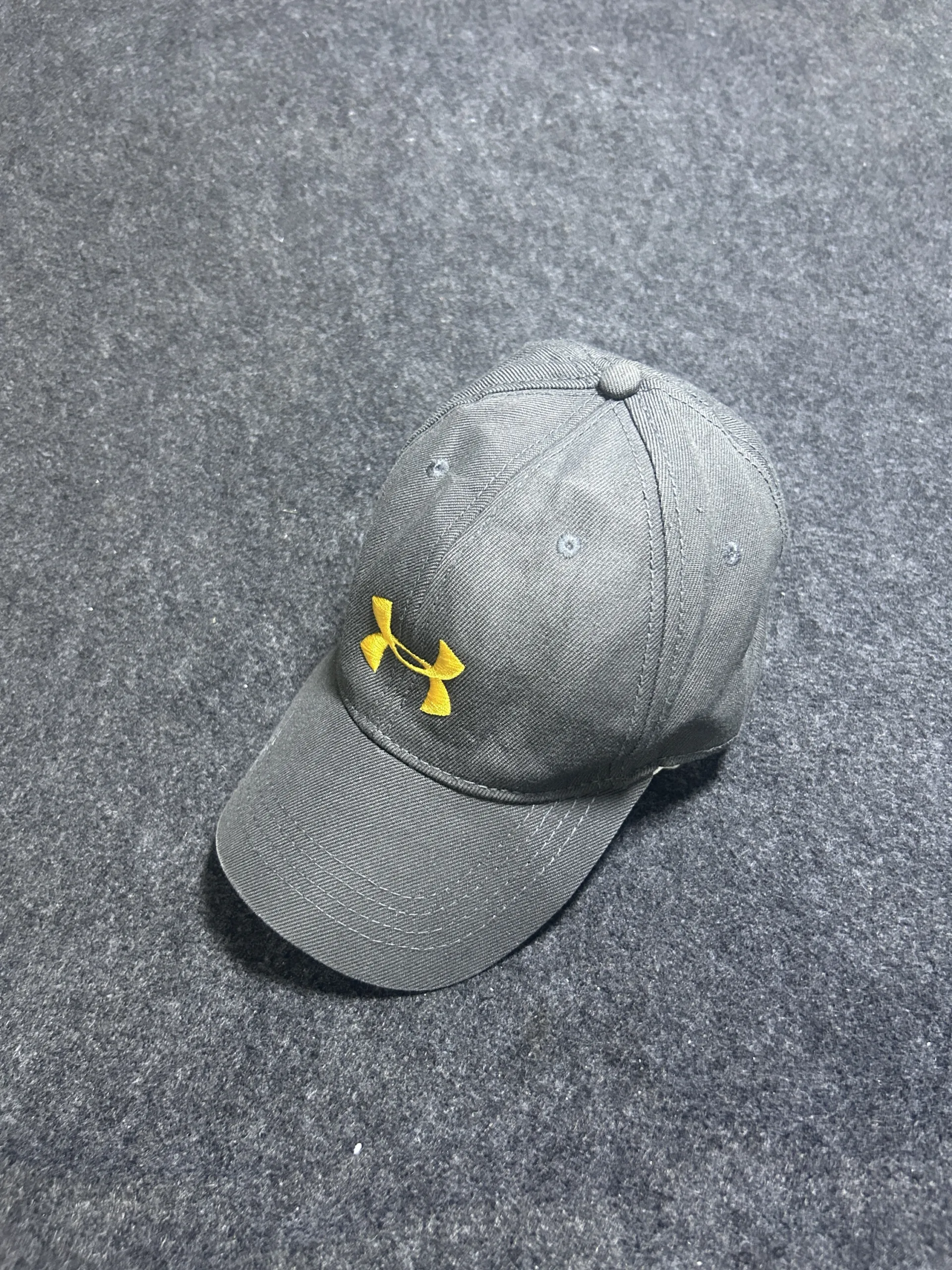 Under Armour Grey simple alternate view