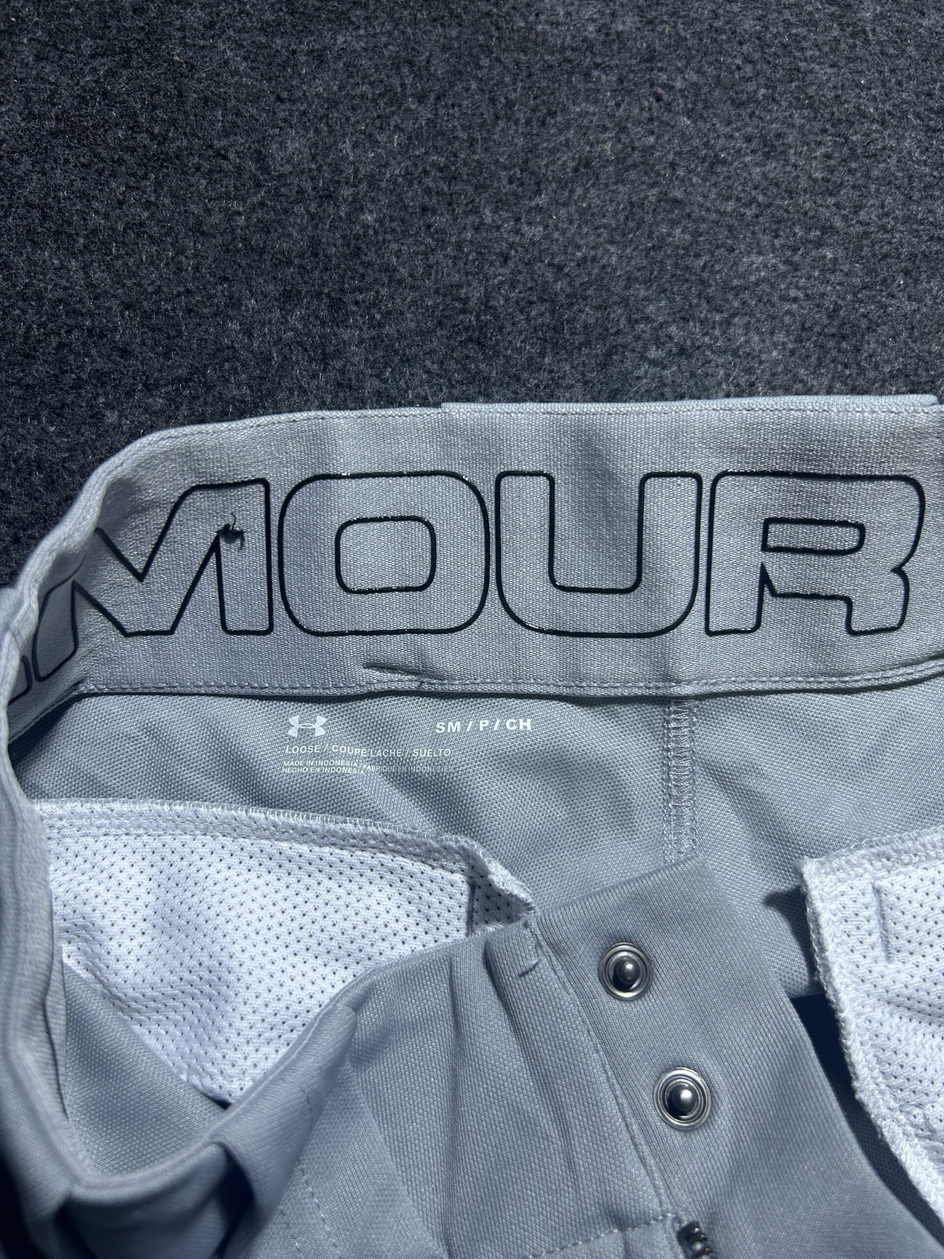 Under Armour Grey Pants detail view
