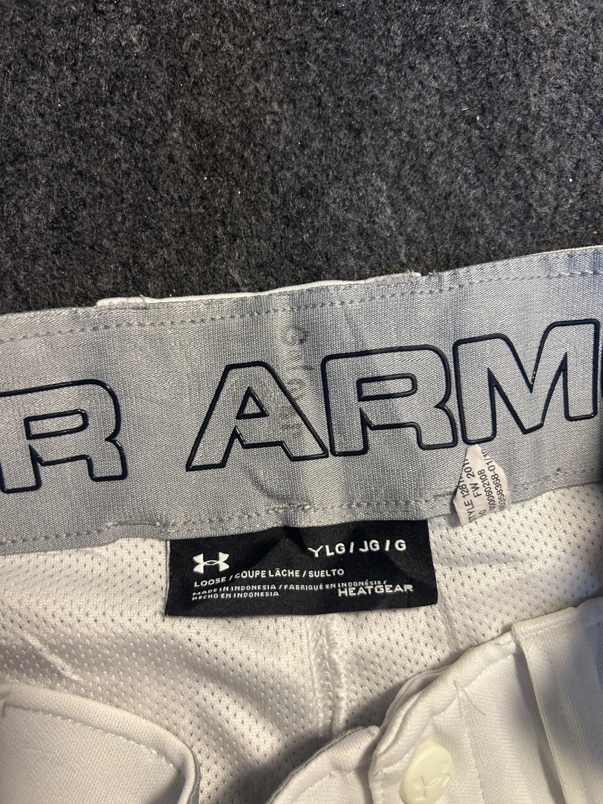 Under Armour White Pants detail view