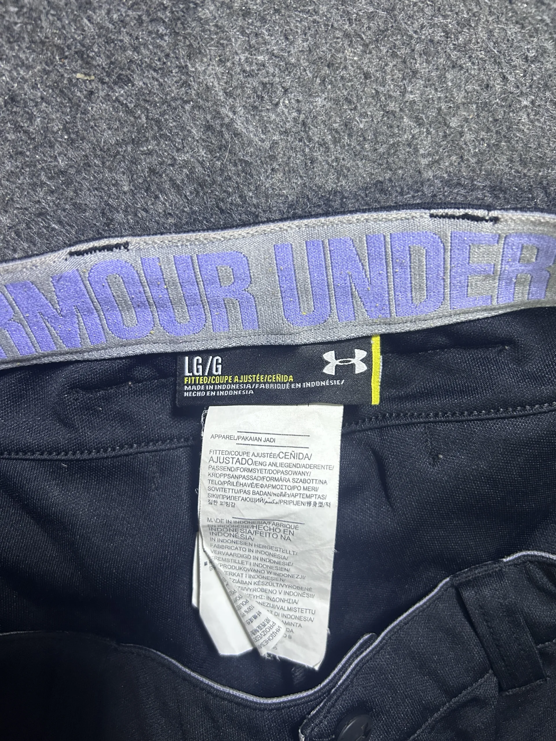 Under Armour Black Shorts detail view