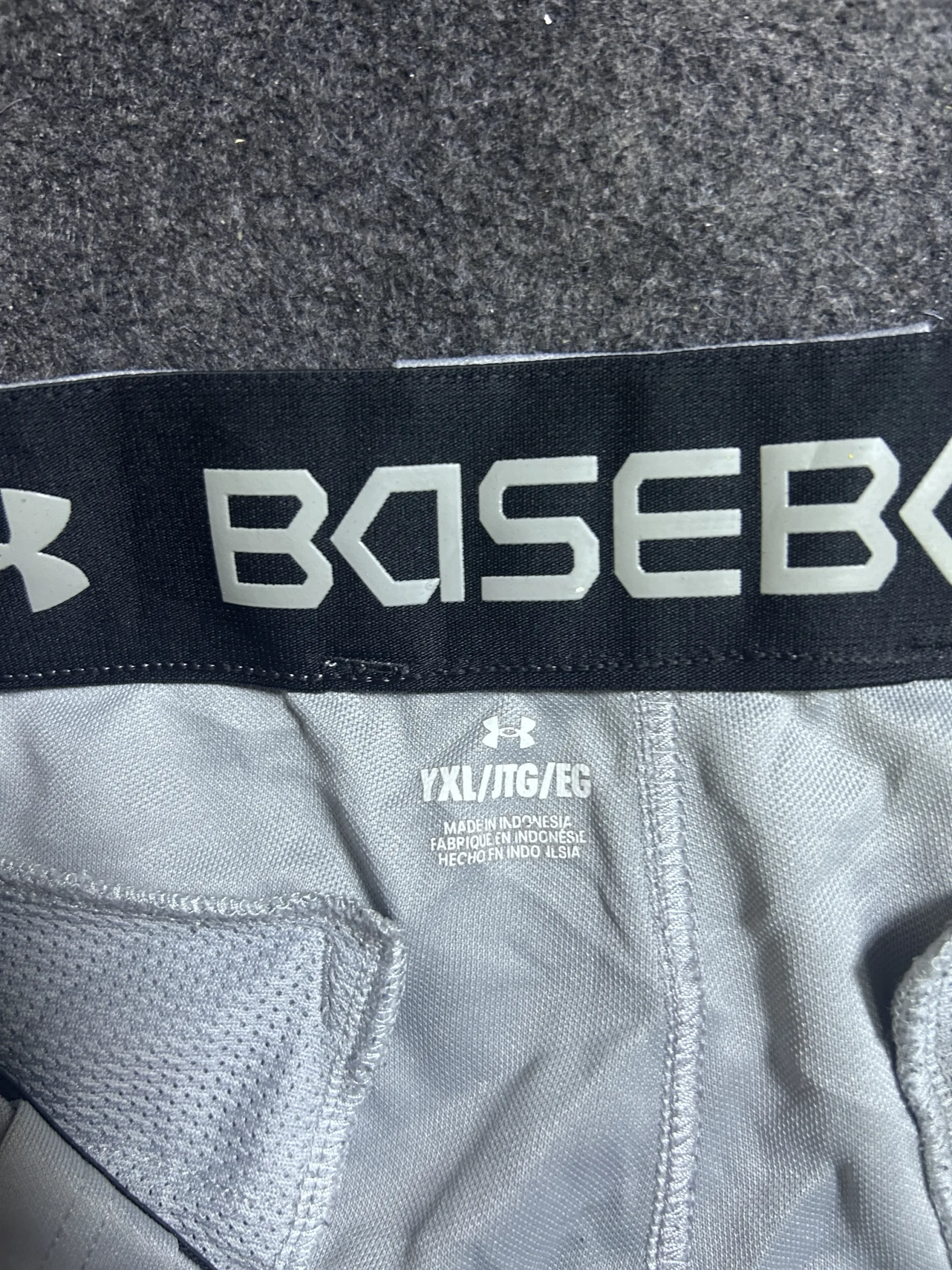 Under Armour Grey Shorts detail view
