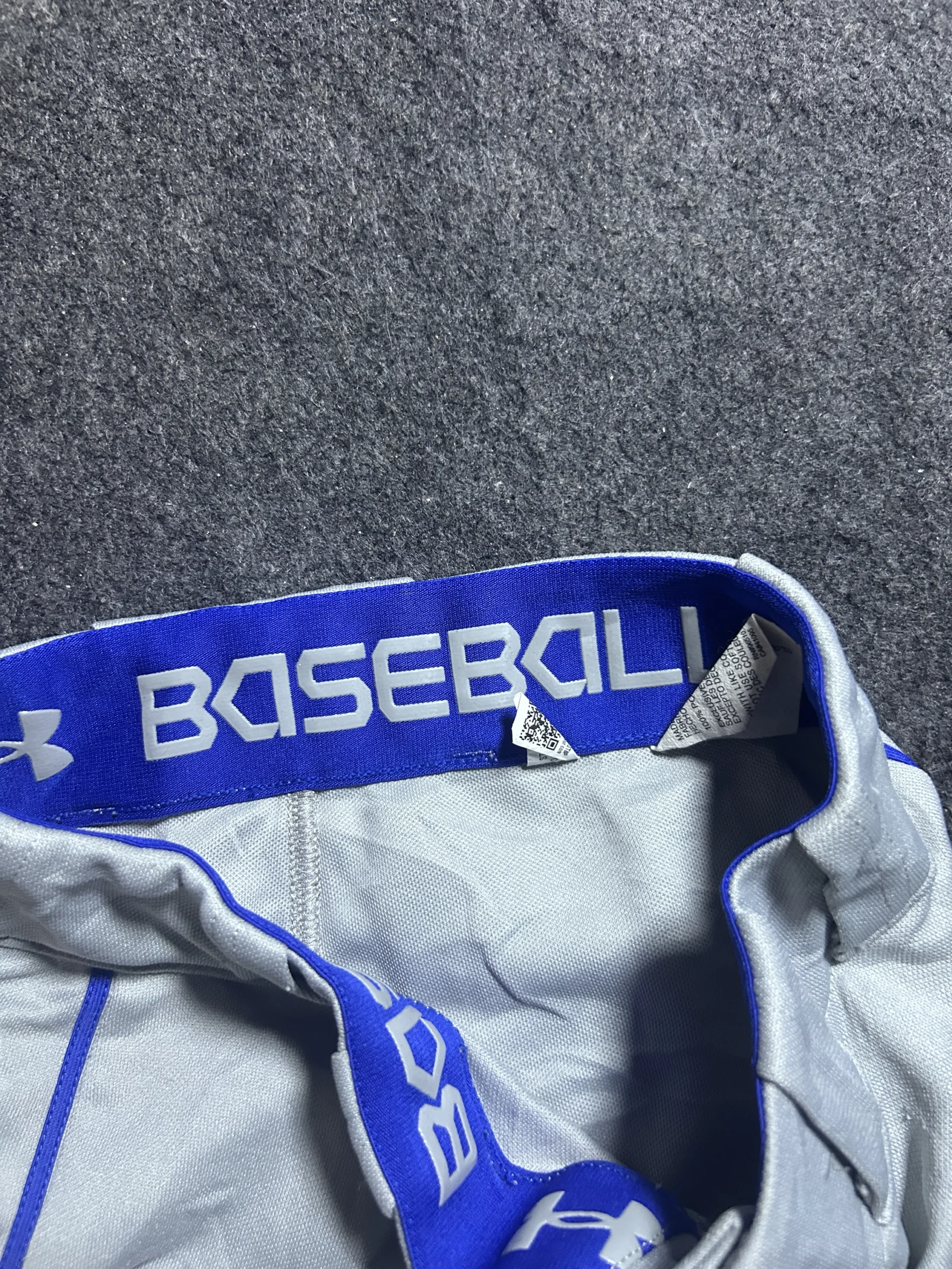 Under Armour White Shorts detail view