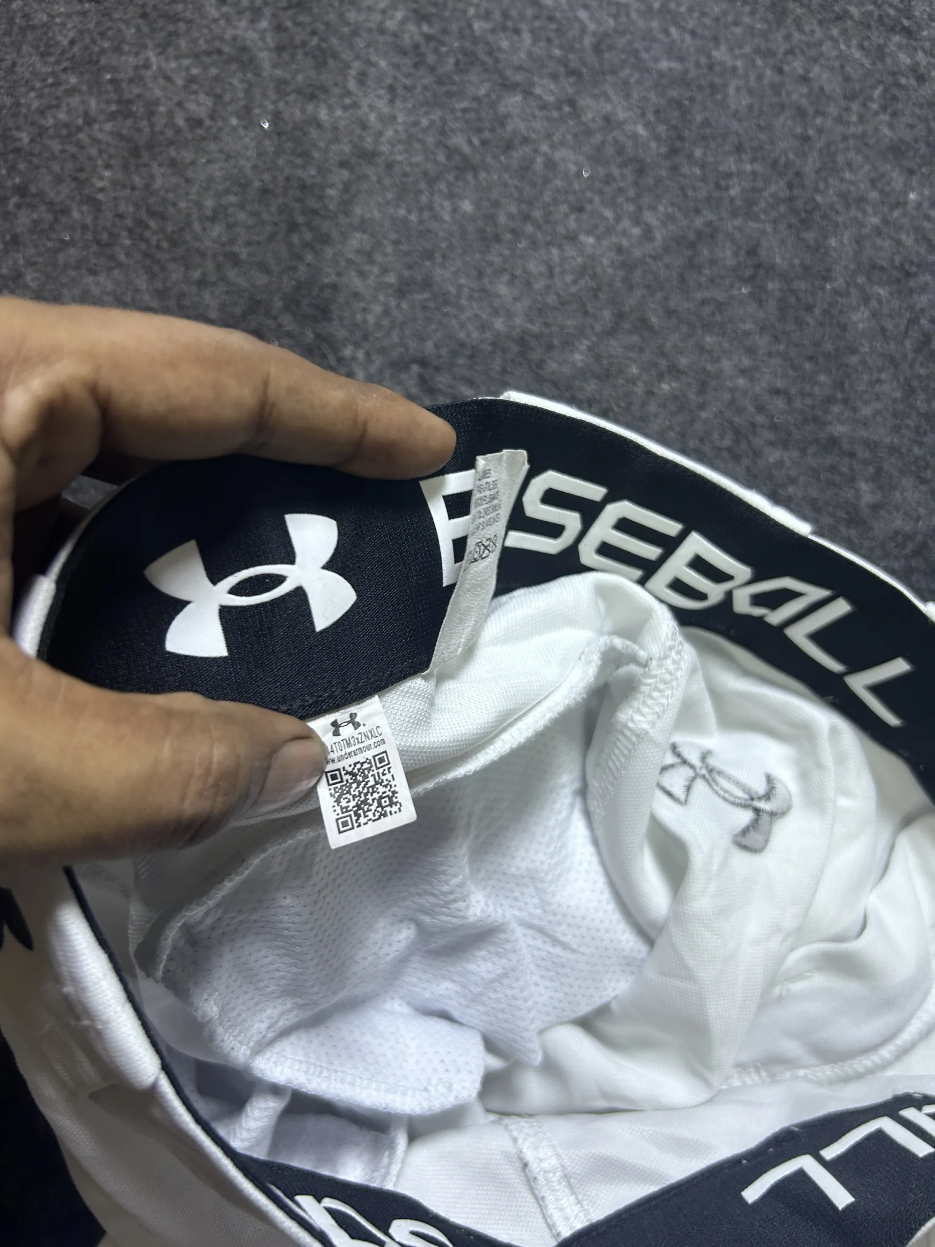 Under Armour White Pants detail view