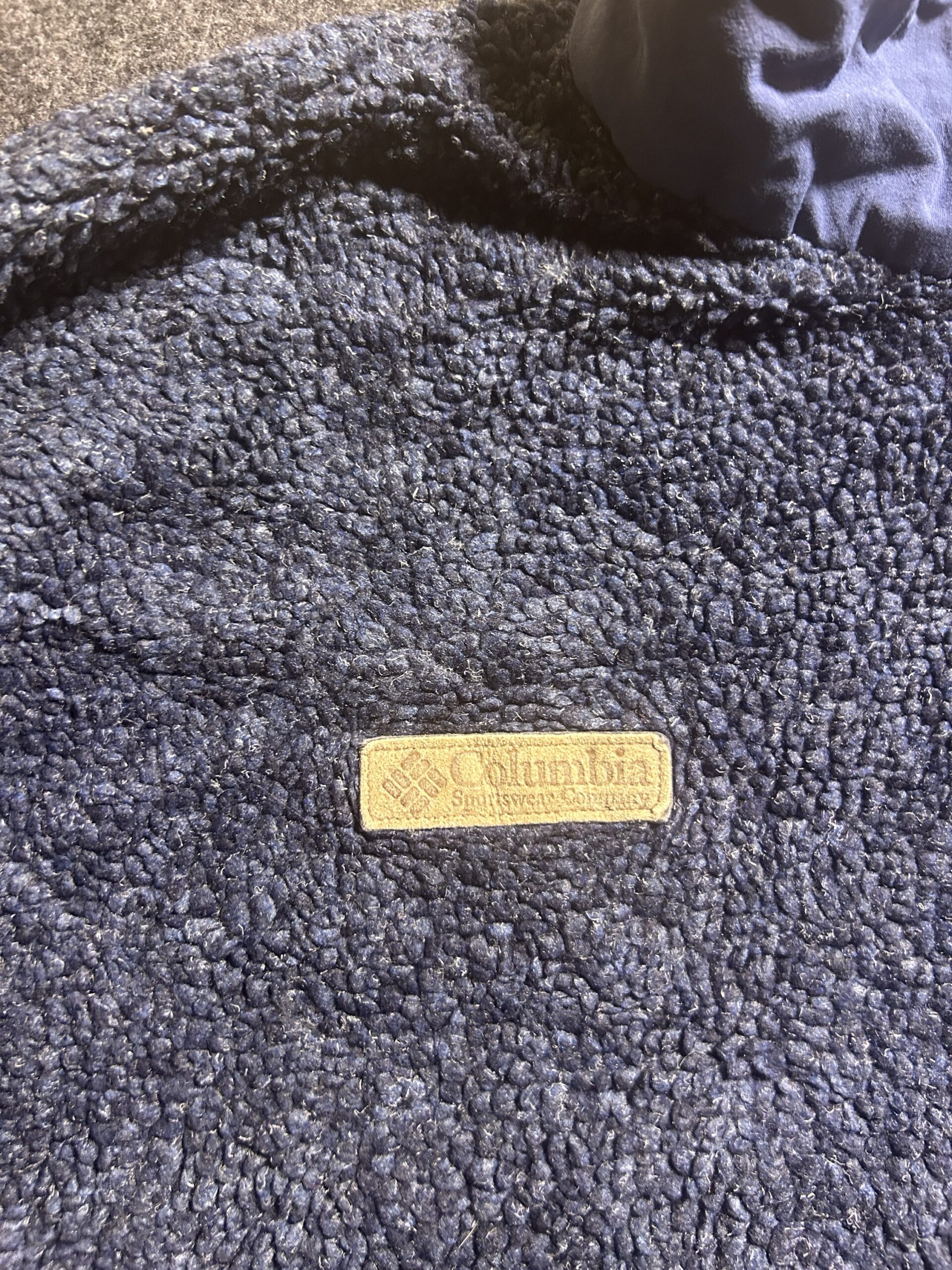 Columbia Navy simple detail view