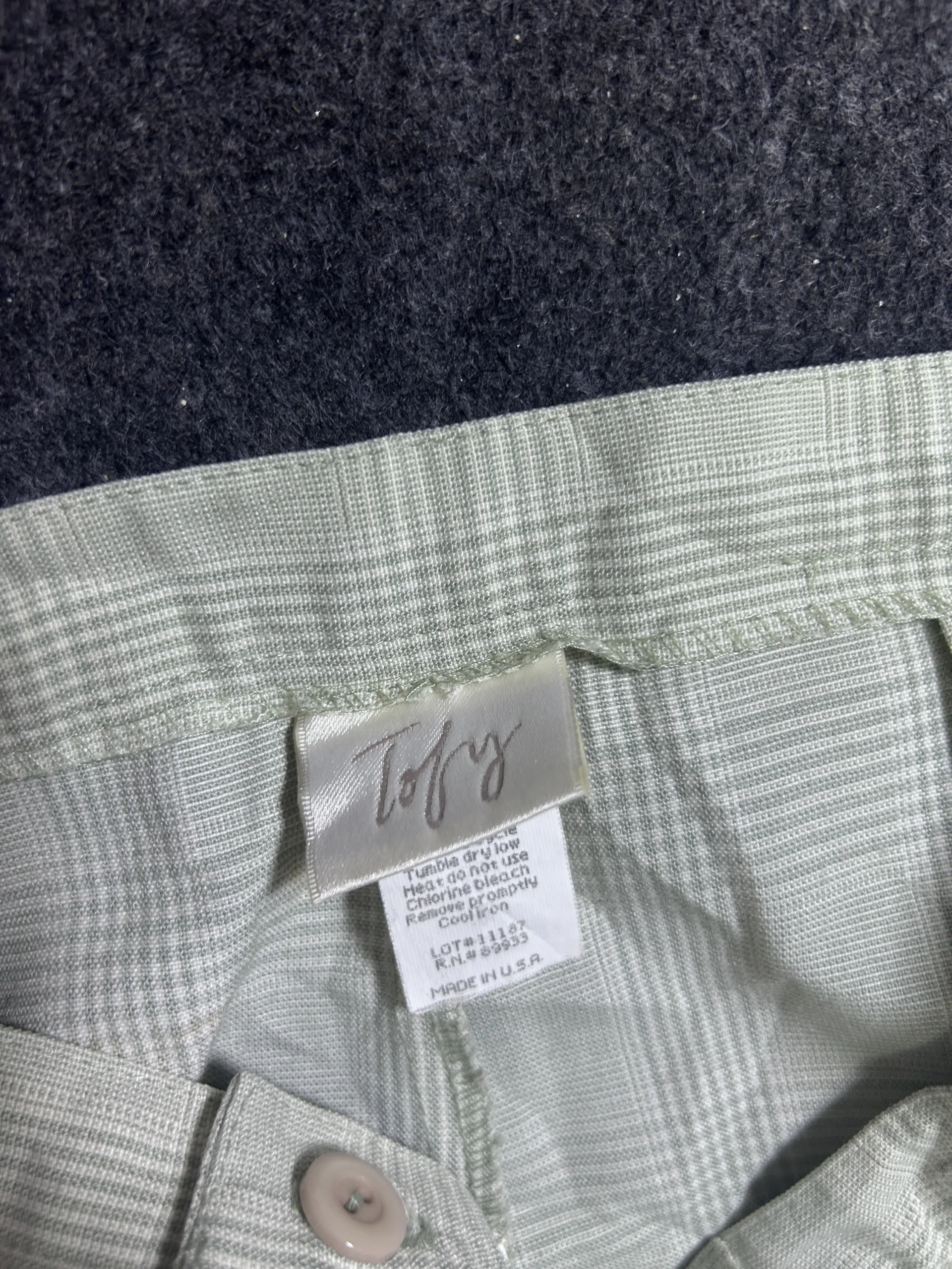 White Trousers detail view