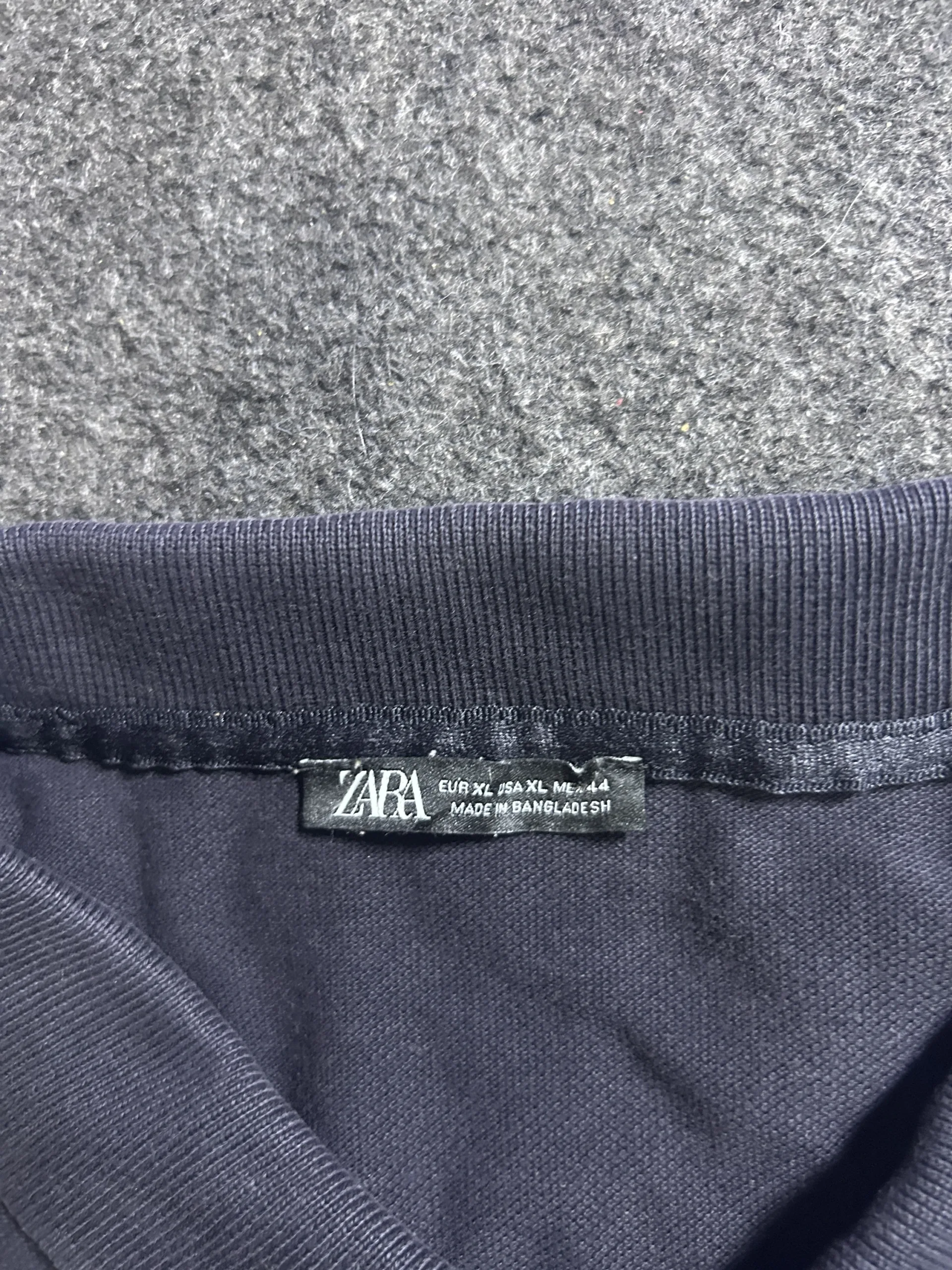 Zara Navy T-Shirt detail view