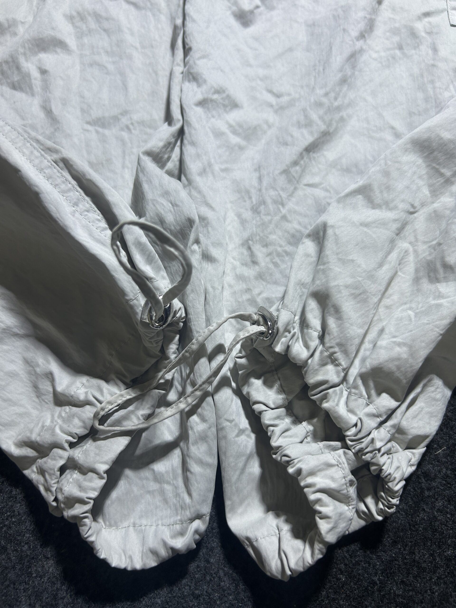 Zara White Pants detail view